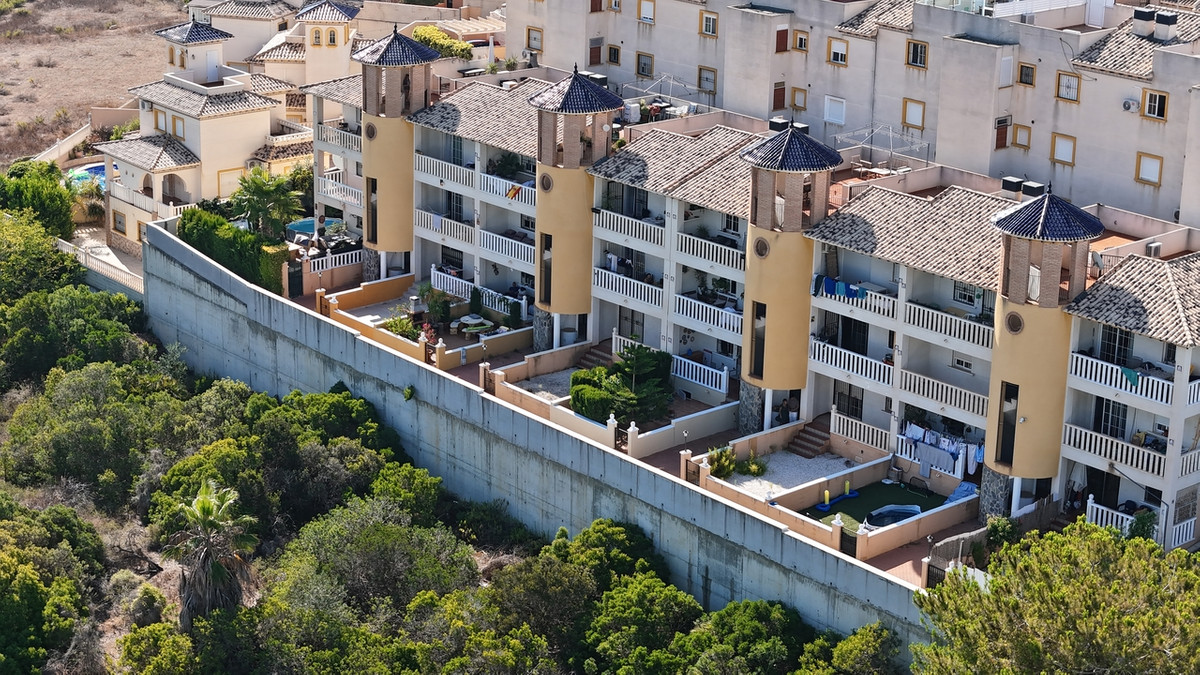 For sale - 2 Bedroom 1 Bathroom Ground Floor Apartment in Cabo Roig  - Cabo Roig  - Alicante