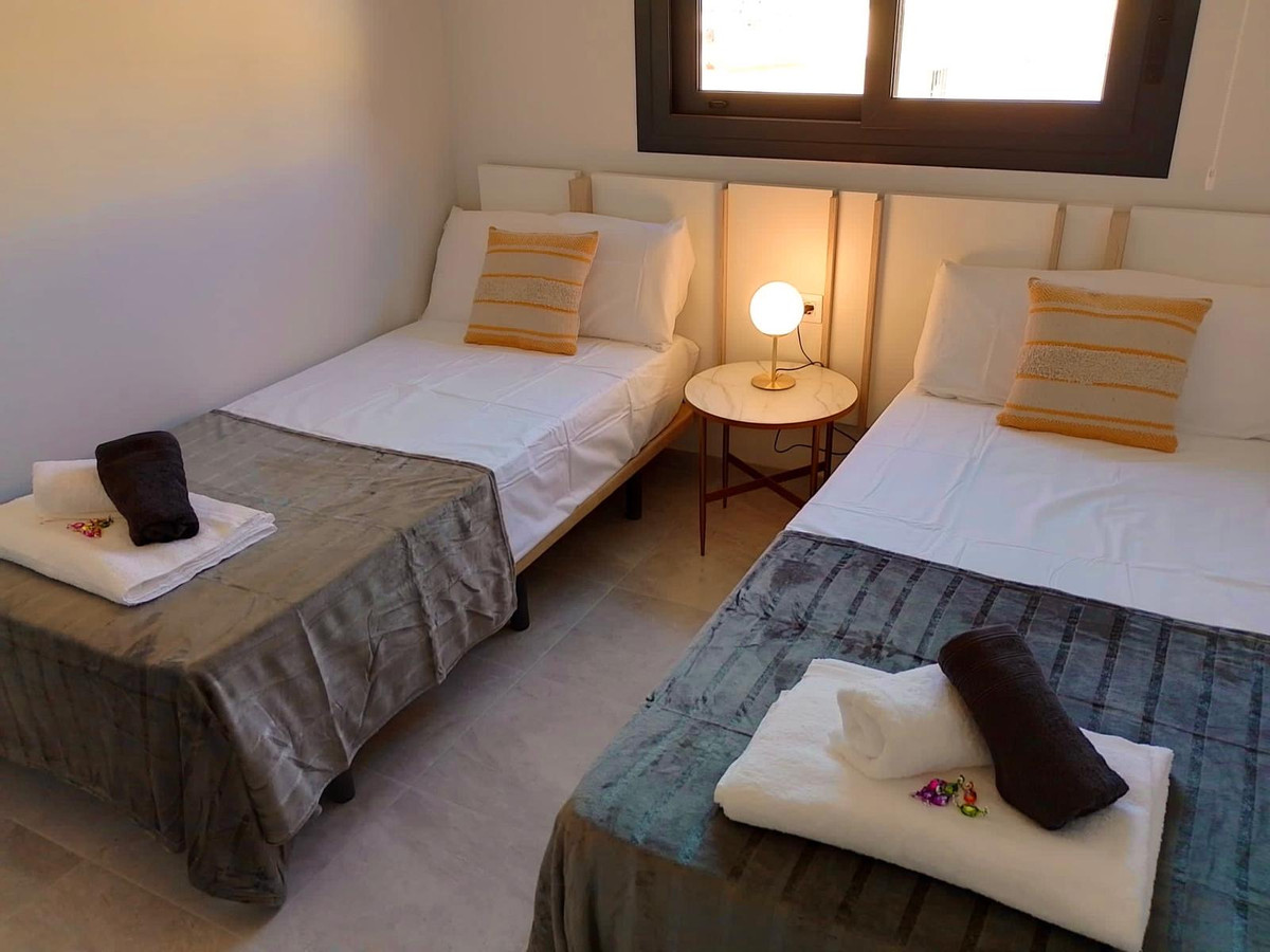 For sale - 2 Bedroom 2 Bathroom Apartment in Villamartin - Orihuela Centro  - Alicante