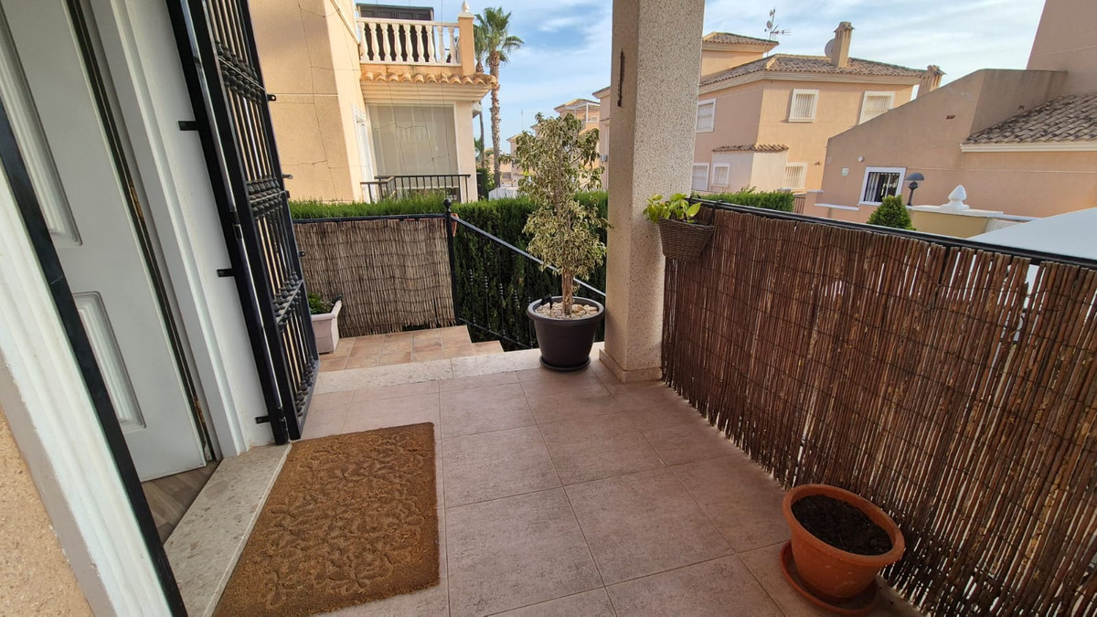 For sale - 2 Bedroom 2 Bathroom House - Detached Villa in Orihuela - Orihuela Costa  - Alicante