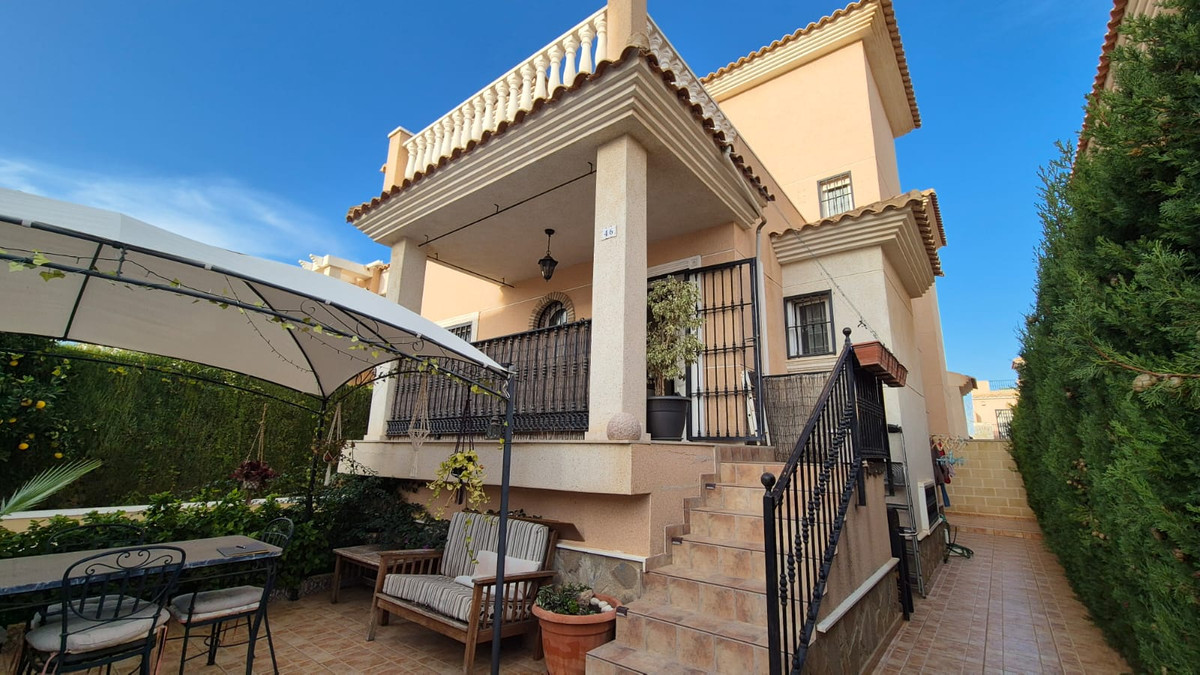 For sale - 2 Bedroom 2 Bathroom House - Detached Villa in Orihuela - Orihuela Costa  - Alicante