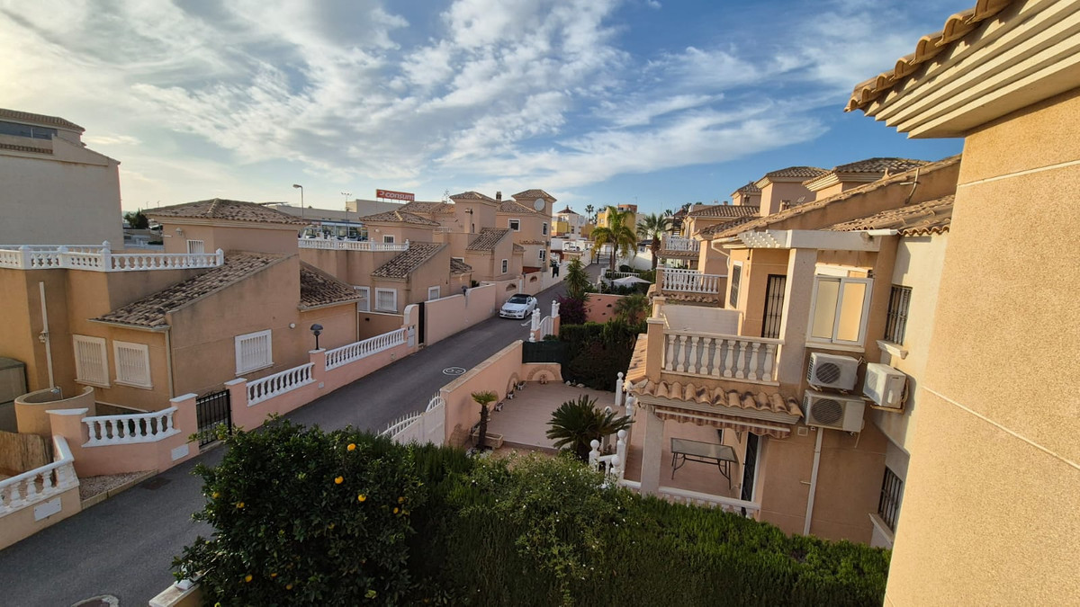 For sale - 2 Bedroom 2 Bathroom House - Detached Villa in Orihuela - Orihuela Costa  - Alicante