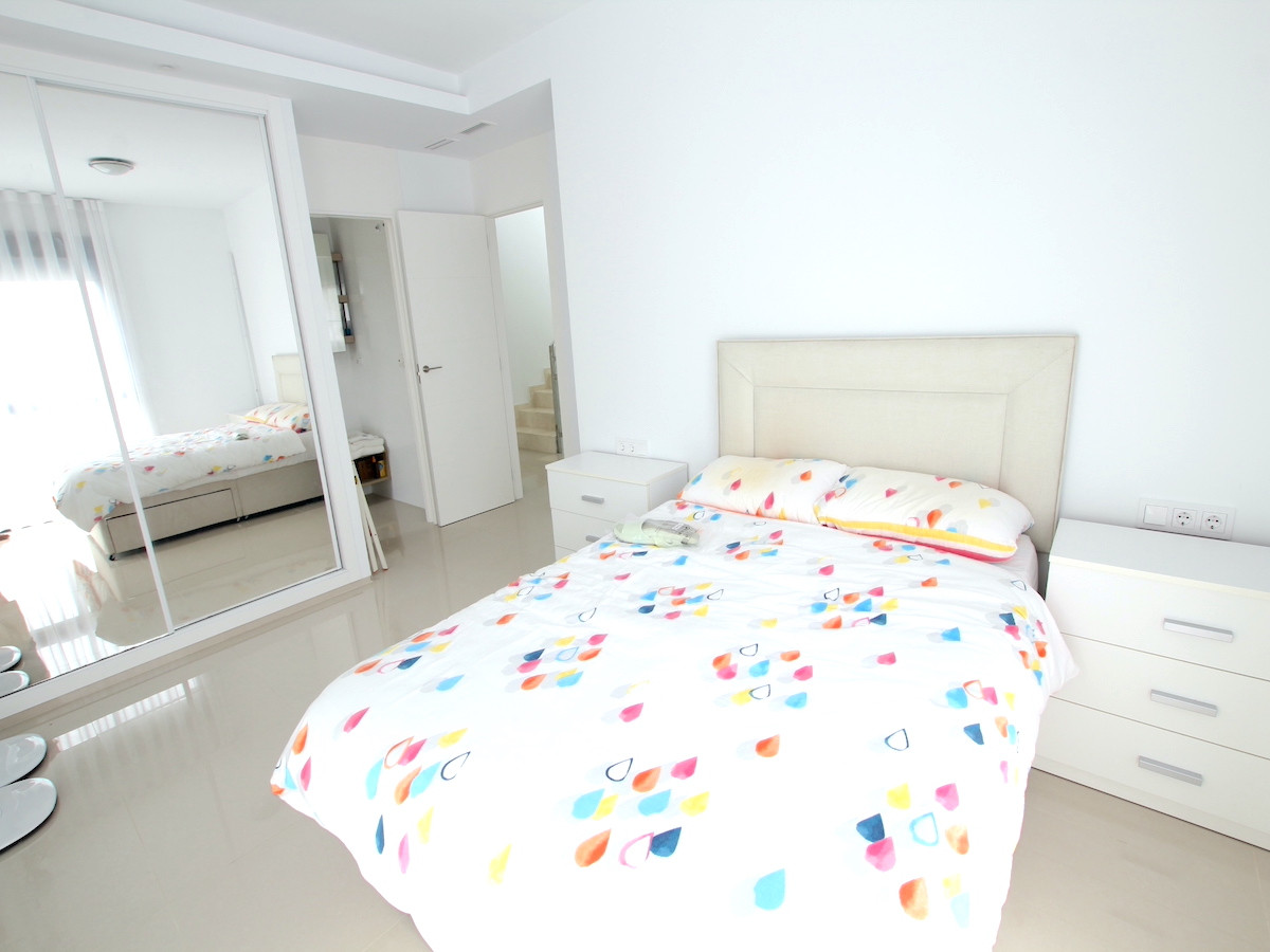 For sale - 4 Bedroom 4 Bathroom House - Detached Villa in Ciudad Quesada - Ciudad Quesada  - Alicante