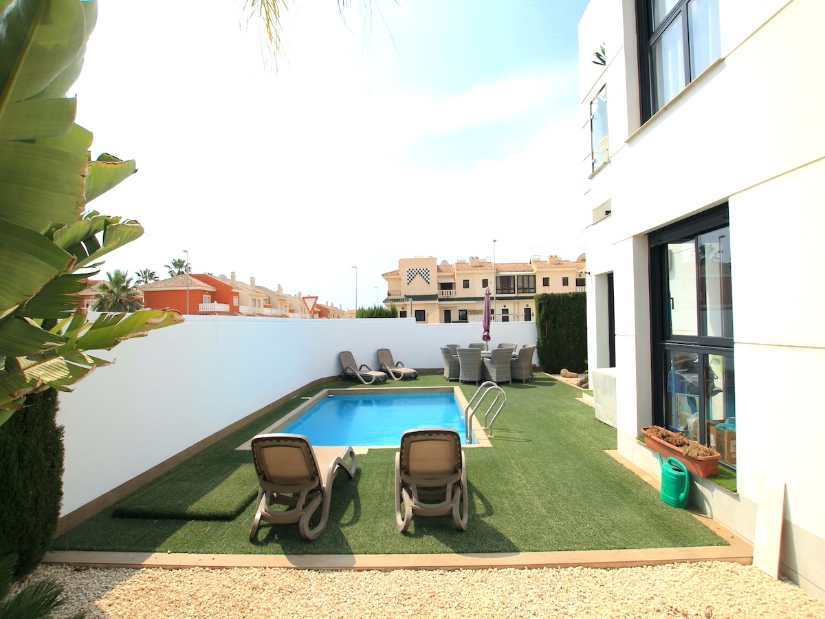 For sale - 4 Bedroom 4 Bathroom House - Detached Villa in Ciudad Quesada - Ciudad Quesada  - Alicante