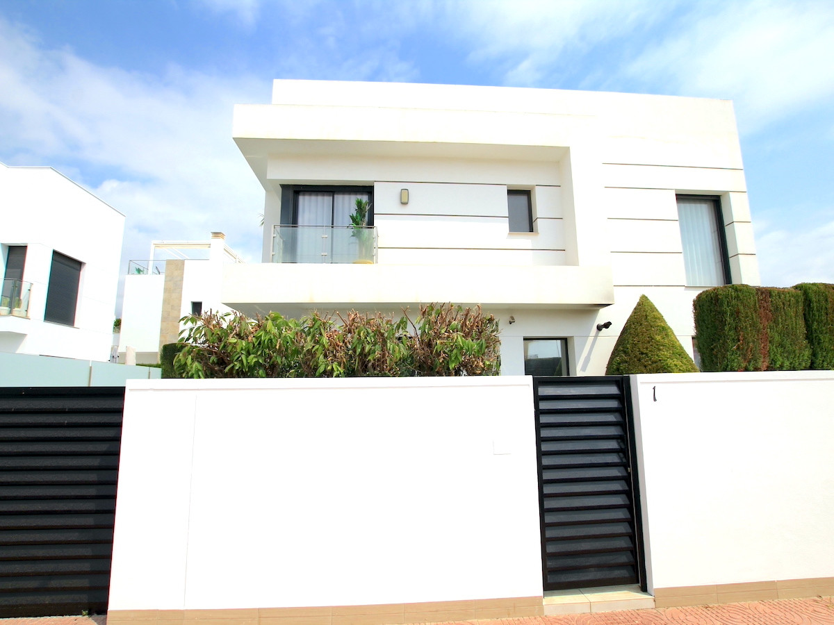 For sale - 4 Bedroom 4 Bathroom House - Detached Villa in Ciudad Quesada - Ciudad Quesada  - Alicante