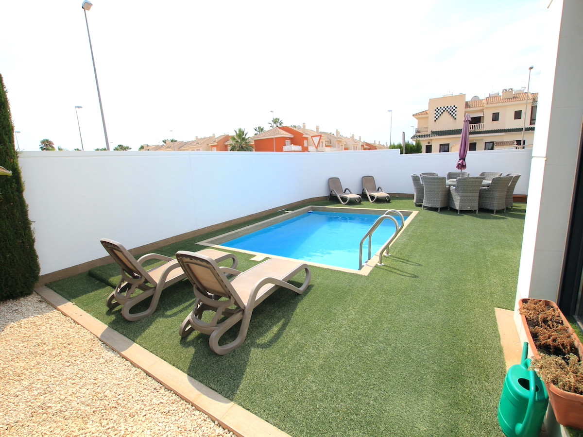 For sale - 4 Bedroom 4 Bathroom House - Detached Villa in Ciudad Quesada - Ciudad Quesada  - Alicante