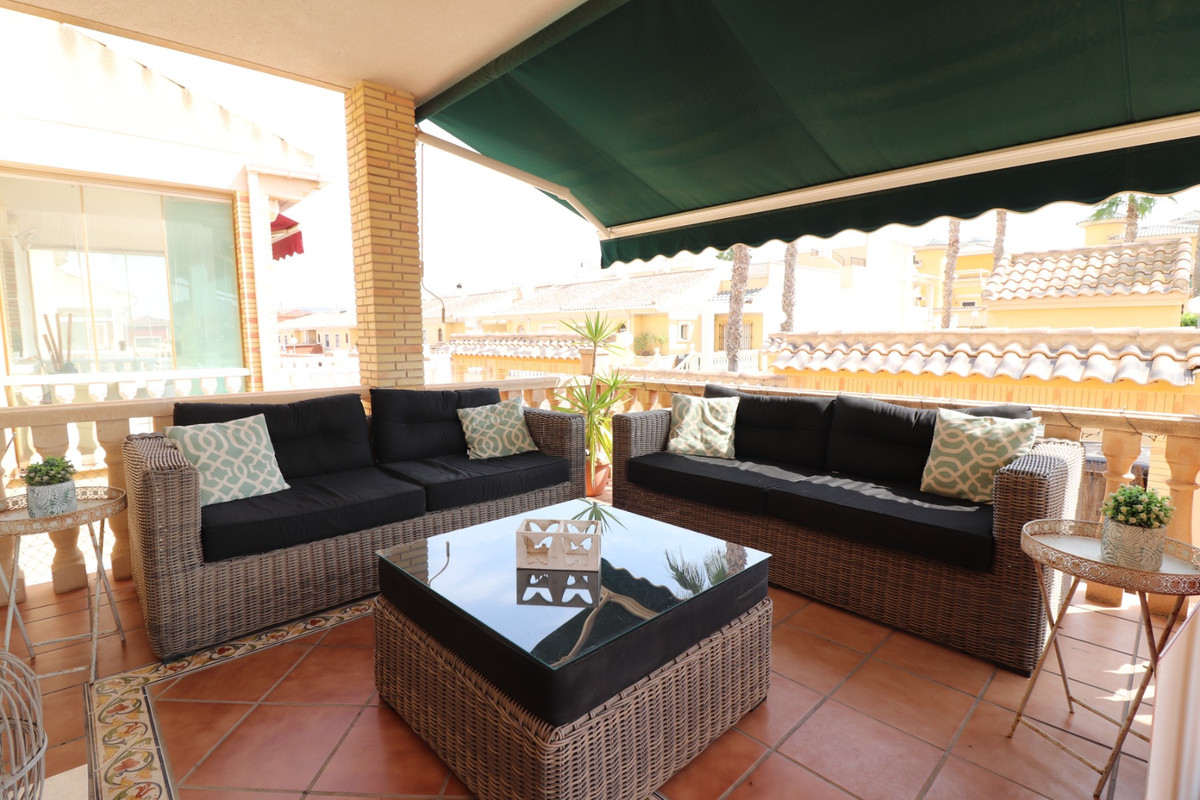 Villa in Ciudad Quesada - Image 5