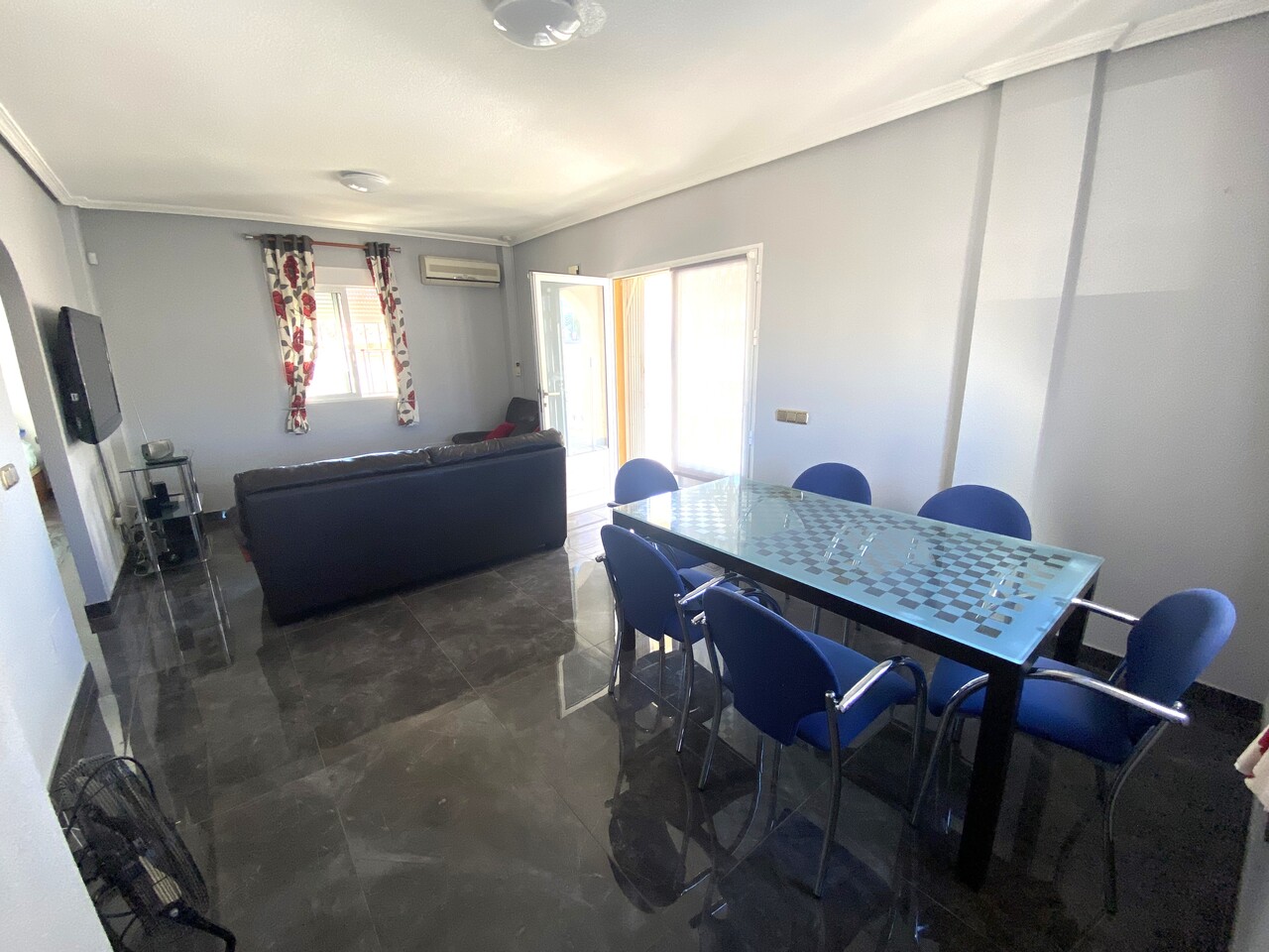 For sale - 5 Bedroom 3 Bathroom Villa in La Zenia - Costa Blanca  - Alicante