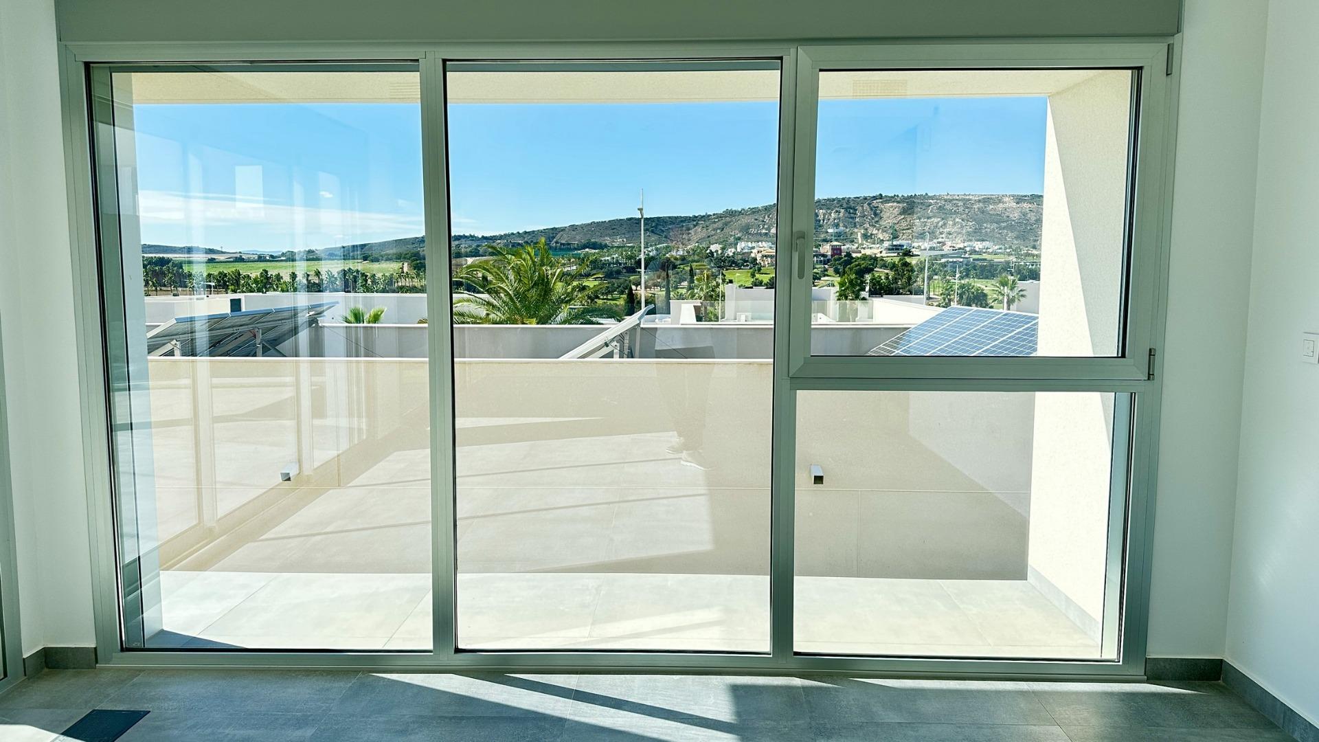 For sale - 4 Bedroom 3 Bathroom Villa in Algorfa - La Finca Golf  - Alicante