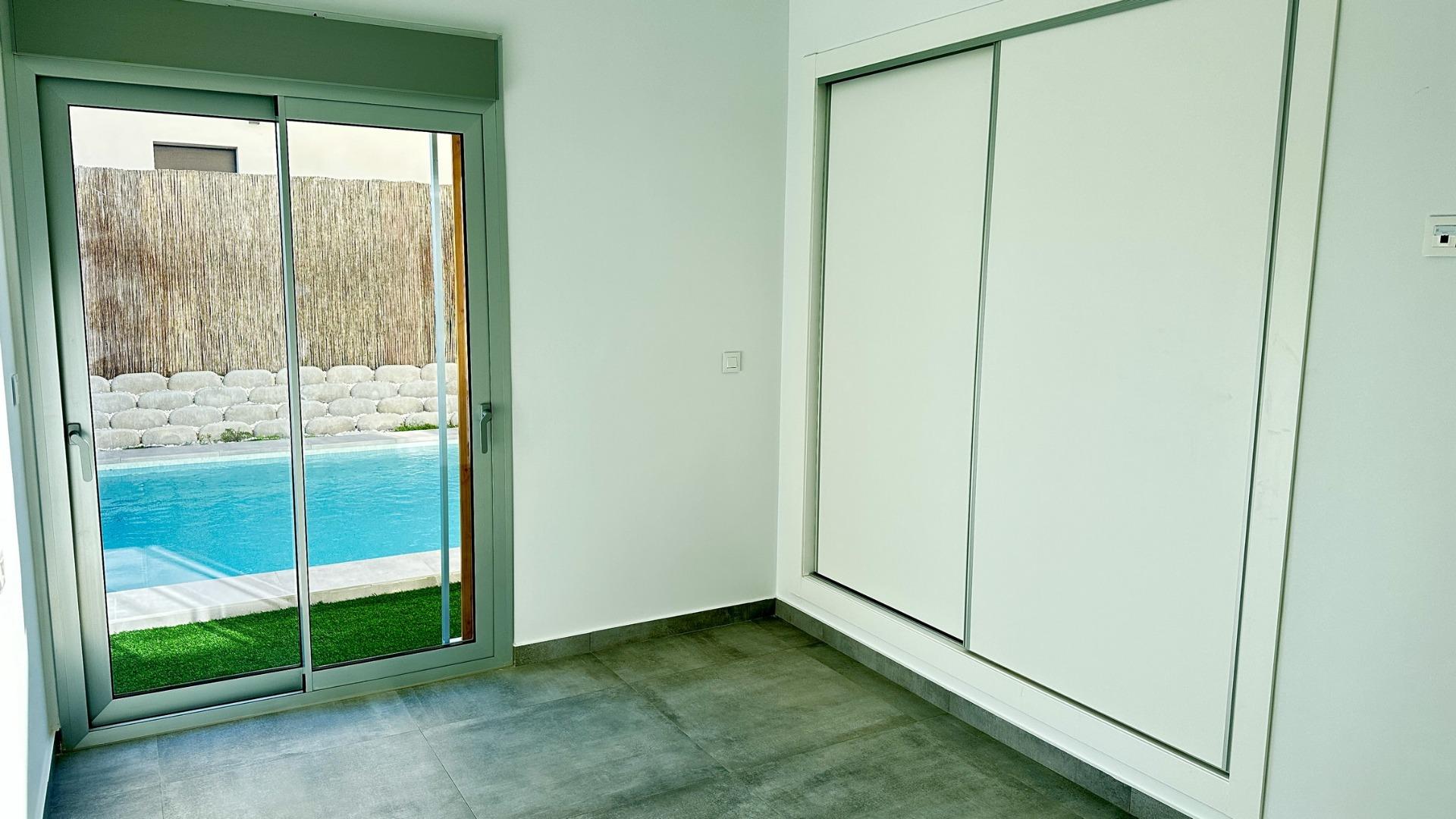 For sale - 4 Bedroom 3 Bathroom Villa in Algorfa - La Finca Golf  - Alicante