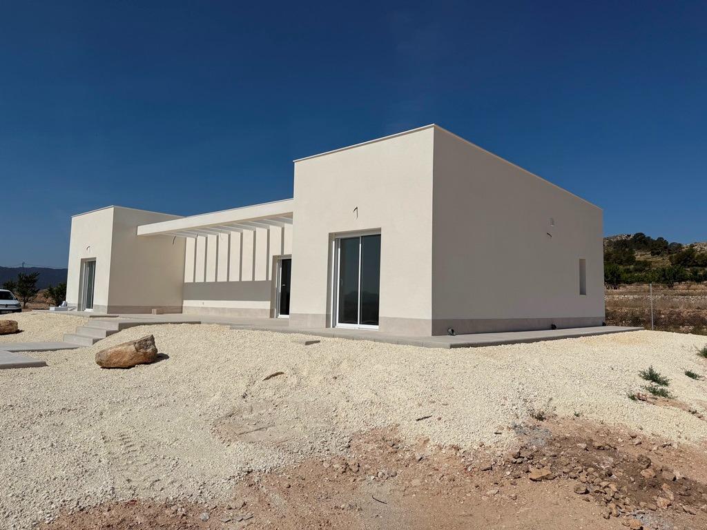 For sale - 3 Bedroom 2 Bathroom Villa in Pinoso - Camino Del Prado  - Alicante