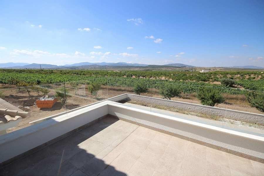 For sale - 4 Bedroom 3 Bathroom Villa in Pinoso - Camino Del Prado  - Alicante