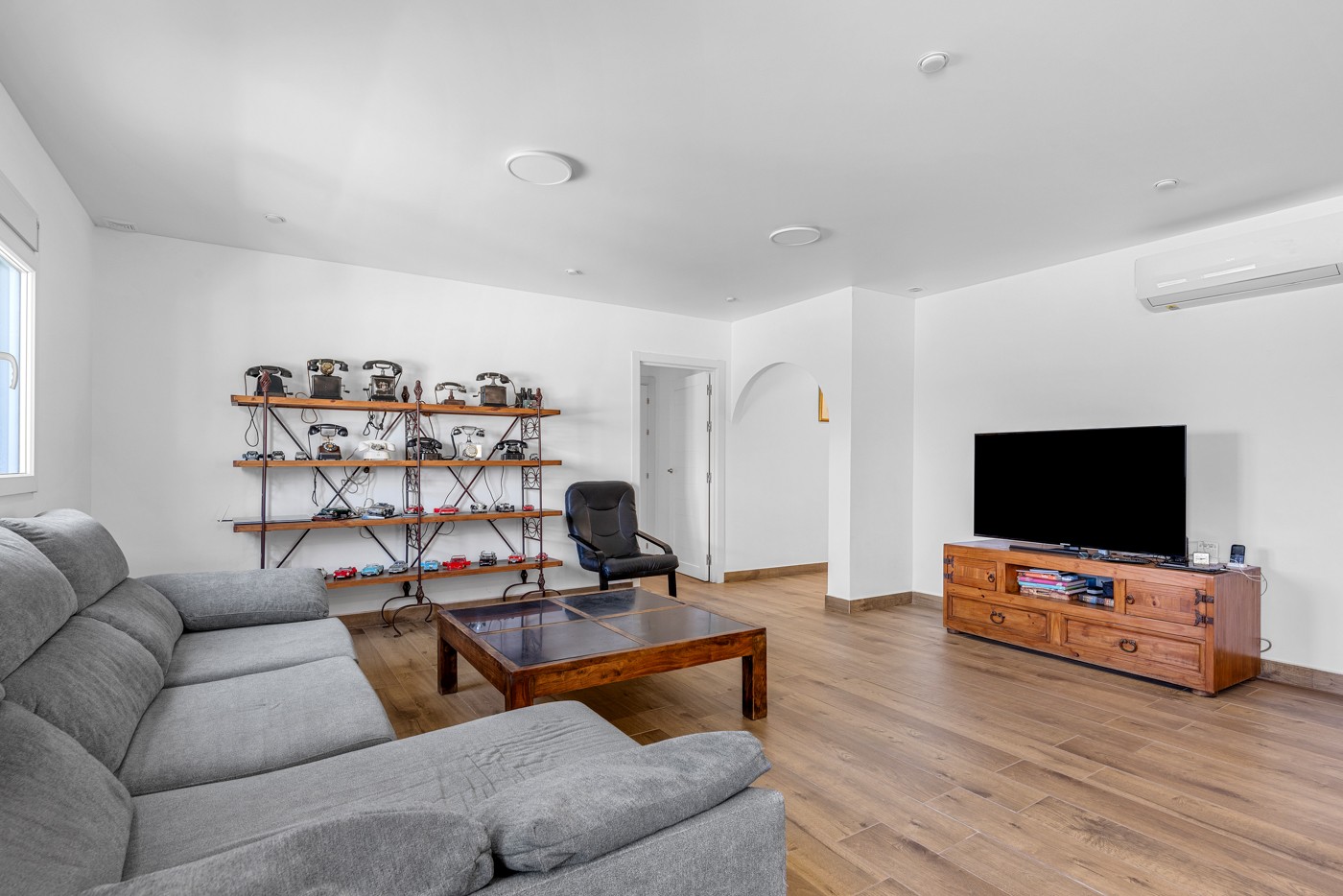 For sale - 6 Bedroom 3 Bathroom Villa in Los Montesinos - Los Montesinos  - Alicante