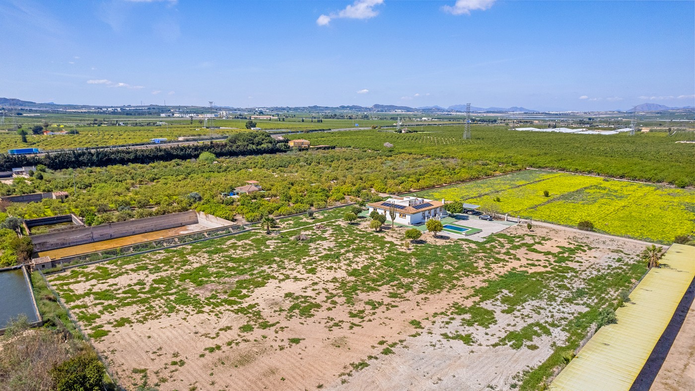 For sale - 6 Bedroom 3 Bathroom Villa in Los Montesinos - Los Montesinos  - Alicante