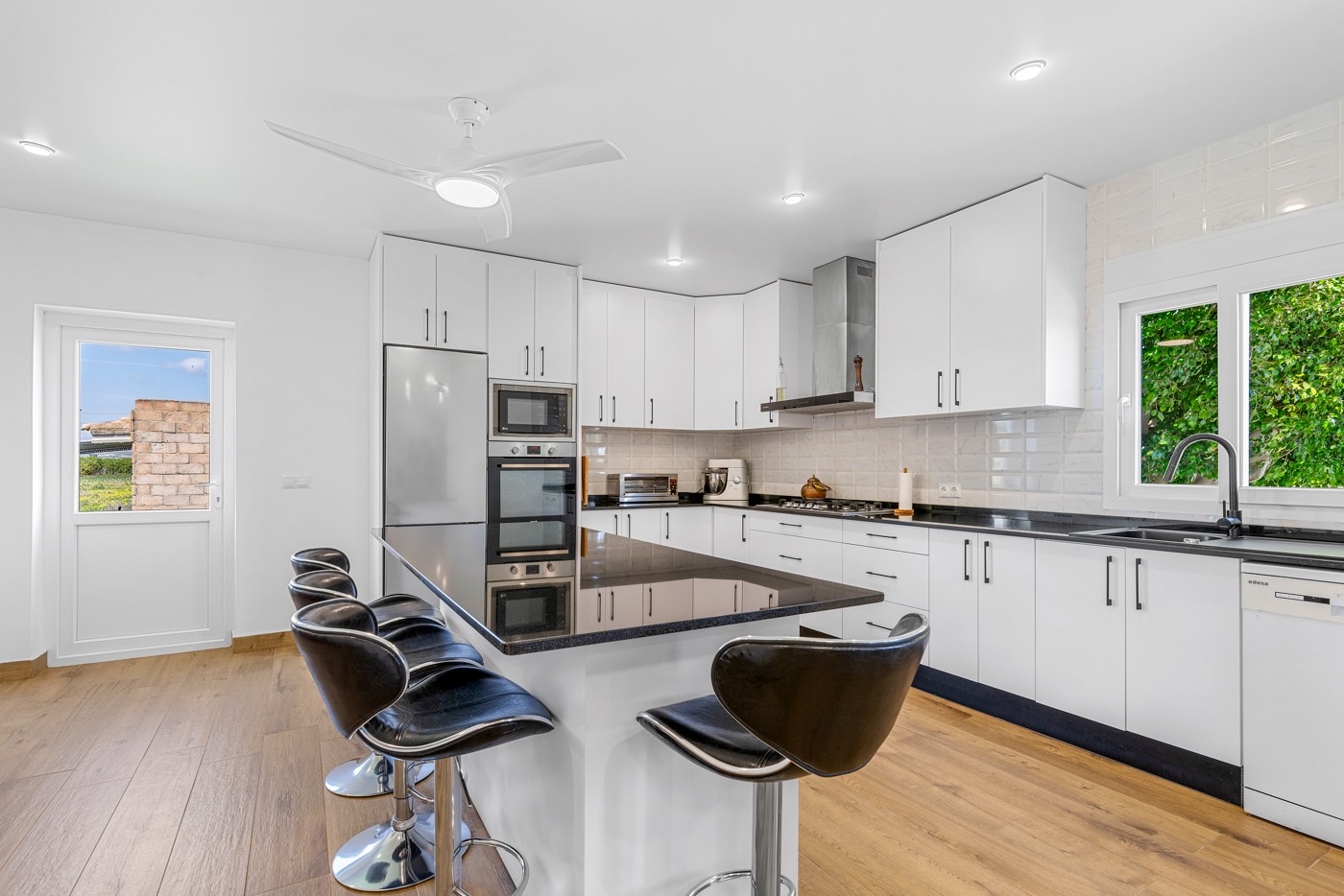 For sale - 6 Bedroom 3 Bathroom Villa in Los Montesinos - Los Montesinos  - Alicante