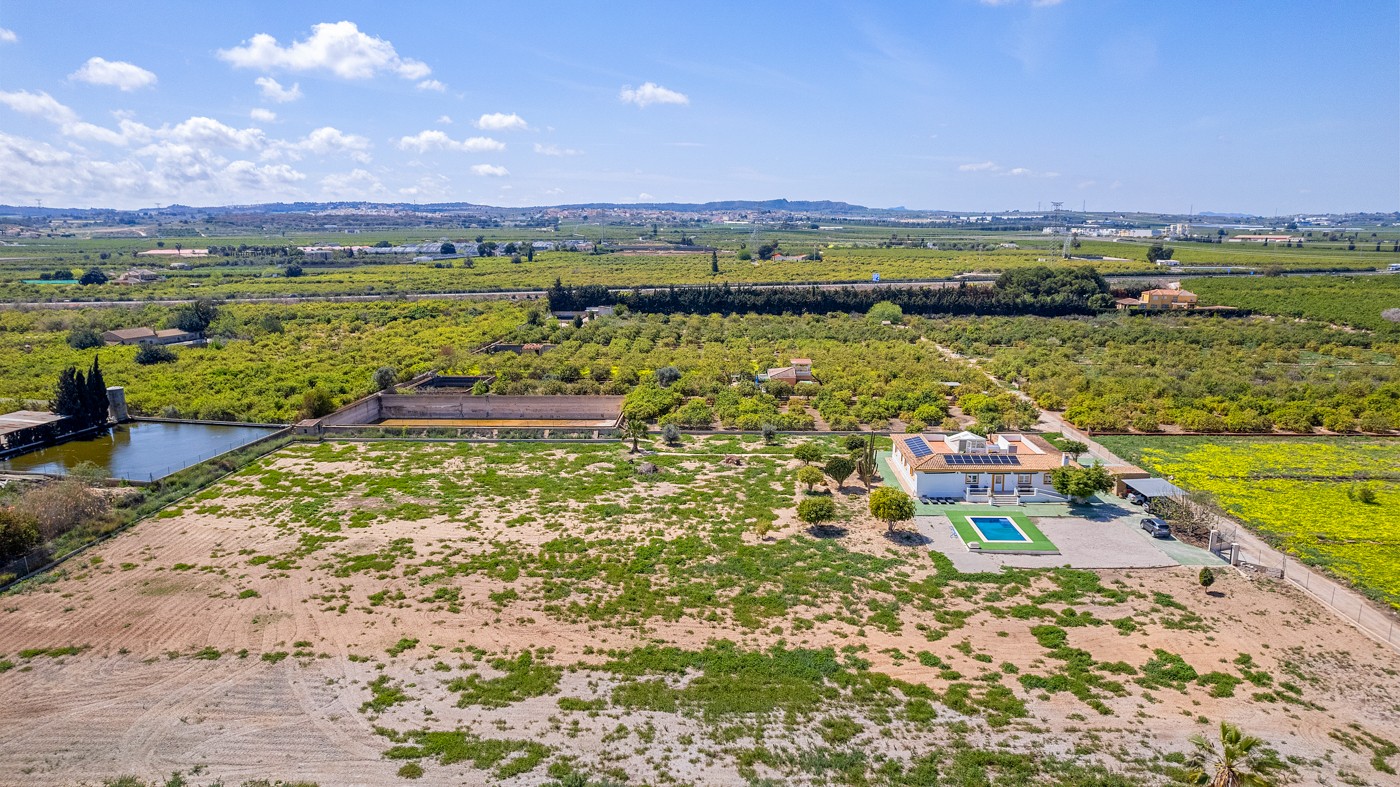 For sale - 6 Bedroom 3 Bathroom Villa in Los Montesinos - Los Montesinos  - Alicante