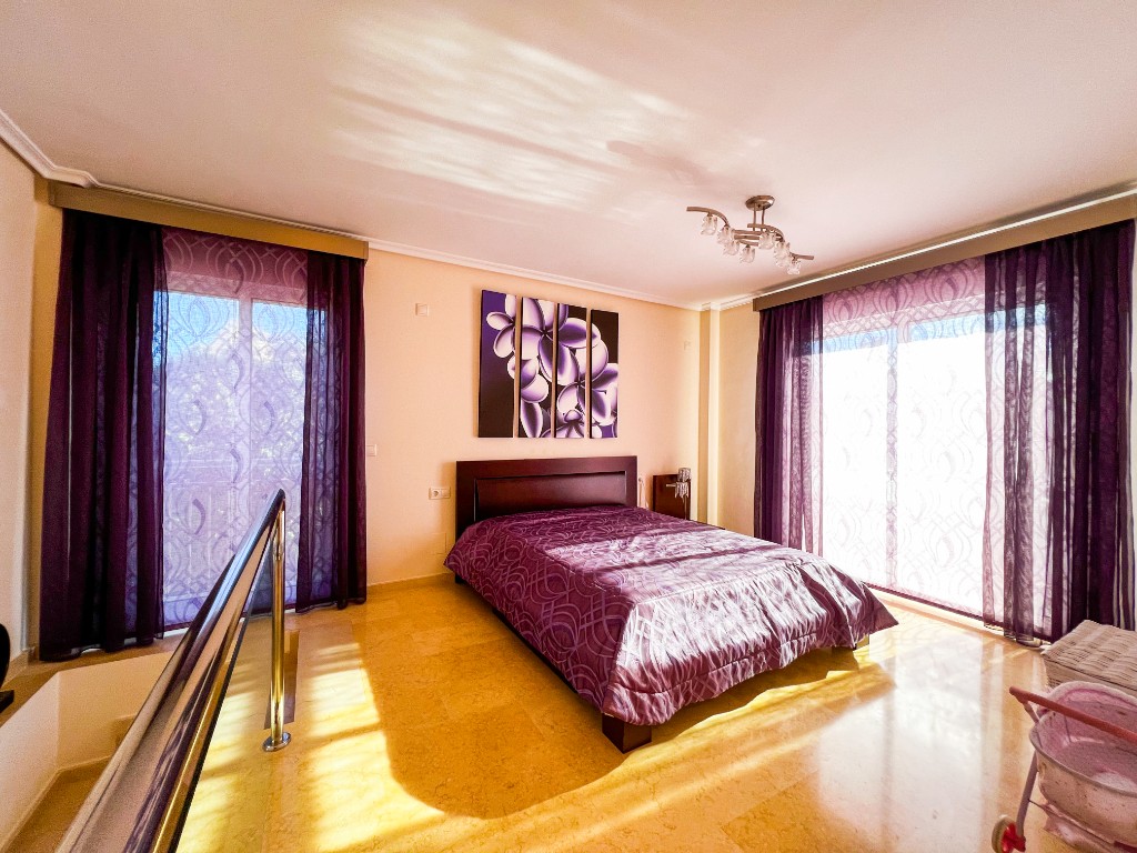 For sale - 5 Bedroom 4 Bathroom Villa in La Mata - La Mata  - Alicante