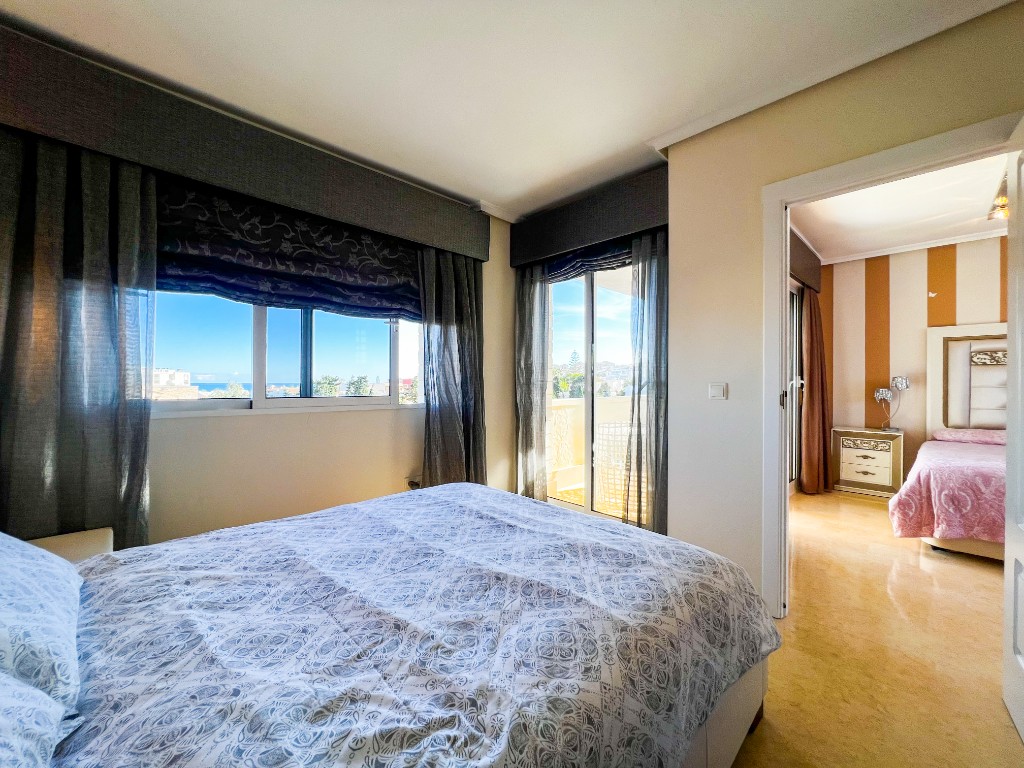 For sale - 5 Bedroom 4 Bathroom Villa in La Mata - La Mata  - Alicante