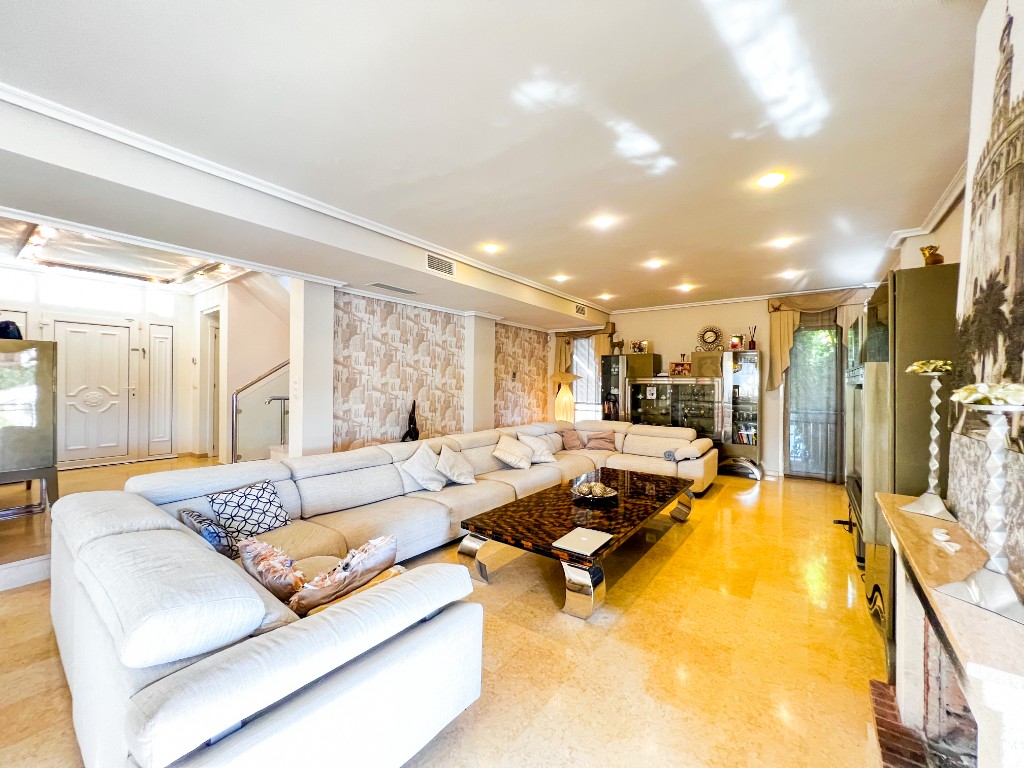 For sale - 5 Bedroom 4 Bathroom Villa in La Mata - La Mata  - Alicante