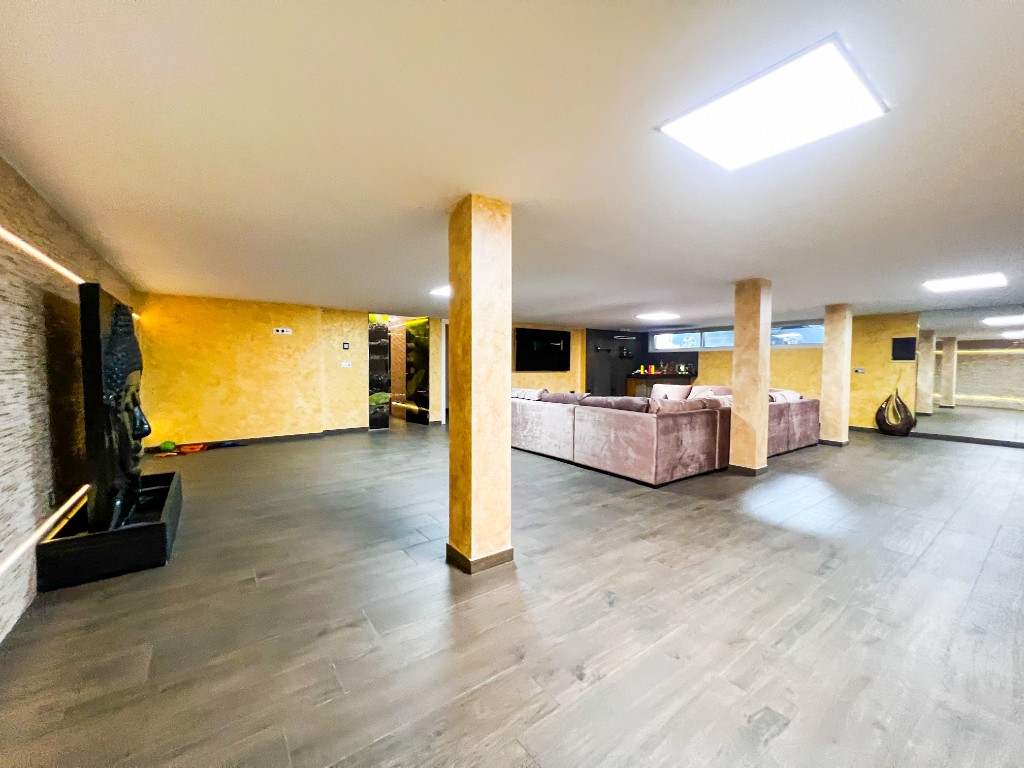 For sale - 5 Bedroom 4 Bathroom Villa in La Mata - La Mata  - Alicante