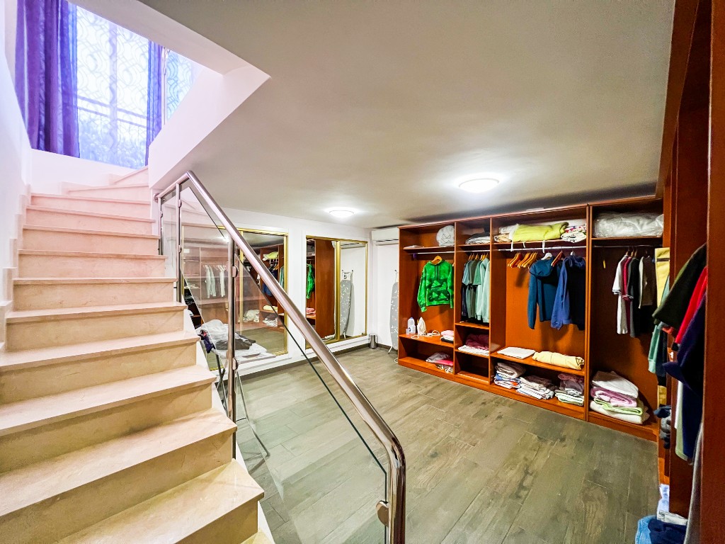 For sale - 5 Bedroom 4 Bathroom Villa in La Mata - La Mata  - Alicante