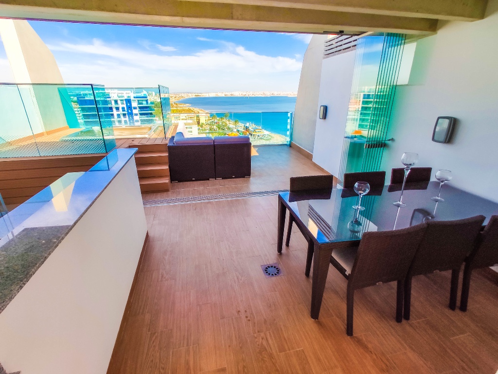 For sale - 2 Bedroom 2 Bathroom Apartamento in Punta Prima - Punta Prima  - Alicante