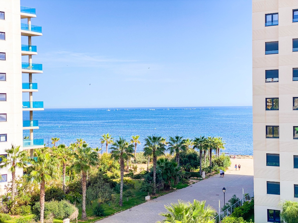 For sale - 2 Bedroom 1 Bathroom Apartamento in Punta Prima - Punta Prima  - Alicante