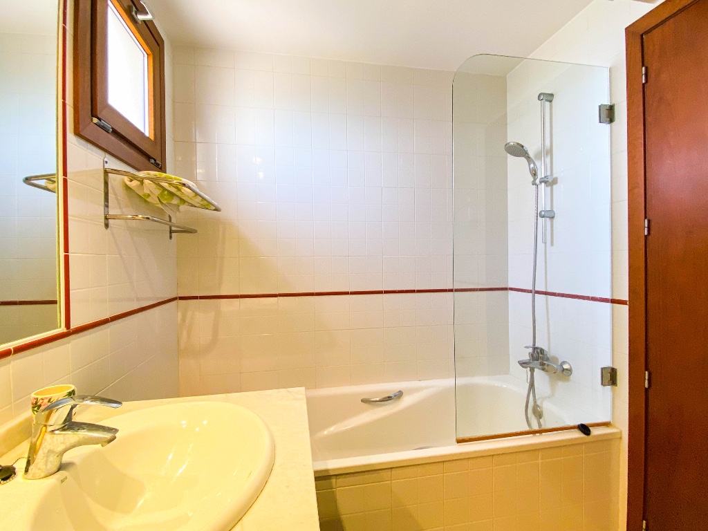 For sale - 2 Bedroom 1 Bathroom Apartamento in Punta Prima - Punta Prima  - Alicante