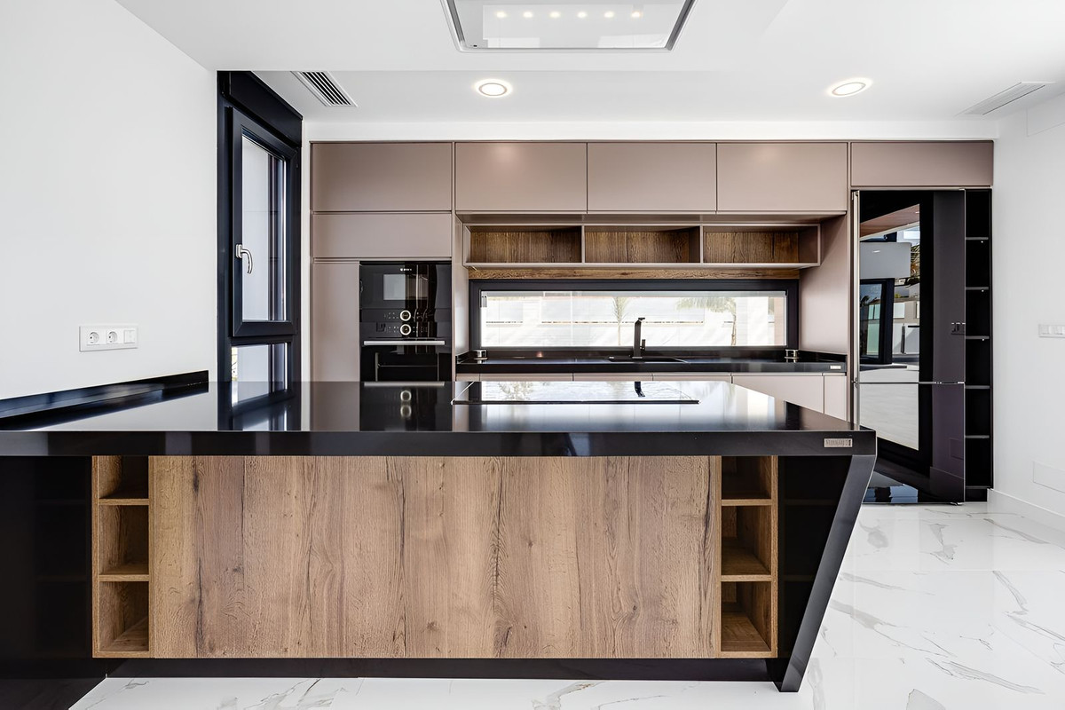 For sale - 5 Bedroom 4 Bathroom House - Detached Villa in Rojales - Ciudad Quesada  - Alicante