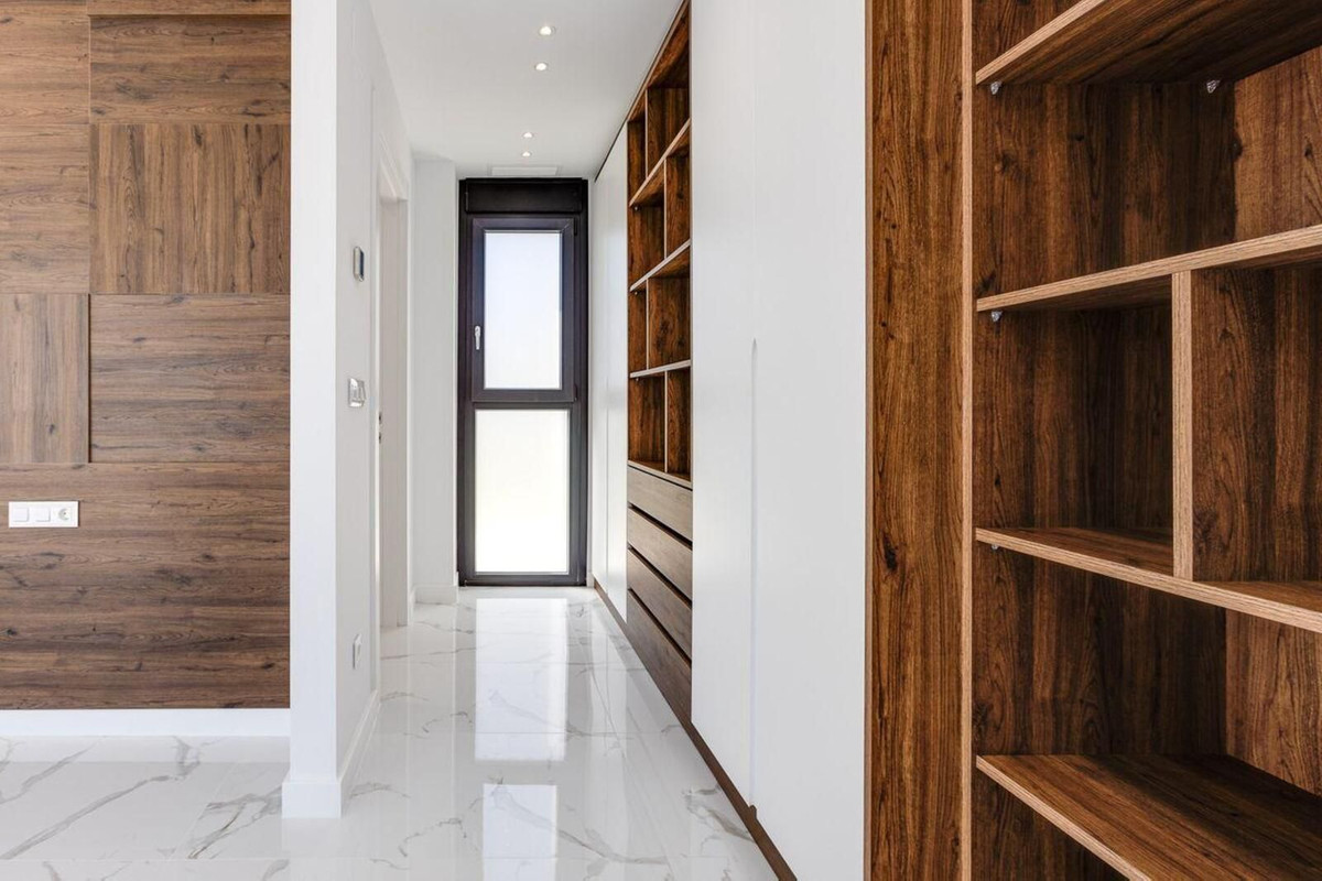 For sale - 5 Bedroom 4 Bathroom House - Detached Villa in Rojales - Ciudad Quesada  - Alicante