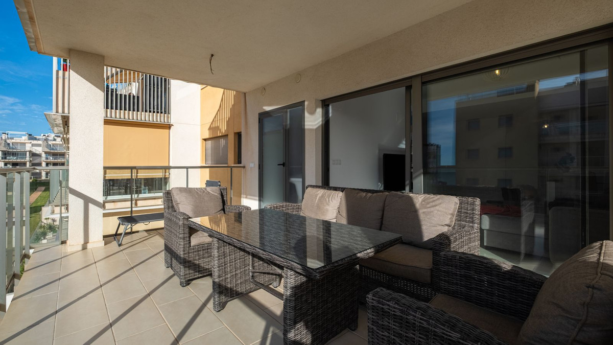 For sale - 2 Bedroom 2 Bathroom Apartment - Middle Floor Apartment in Orihuela - Villamartin  - Alicante