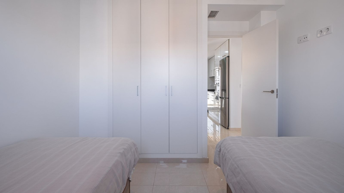 For sale - 2 Bedroom 2 Bathroom Apartment - Middle Floor Apartment in Orihuela - Villamartin  - Alicante