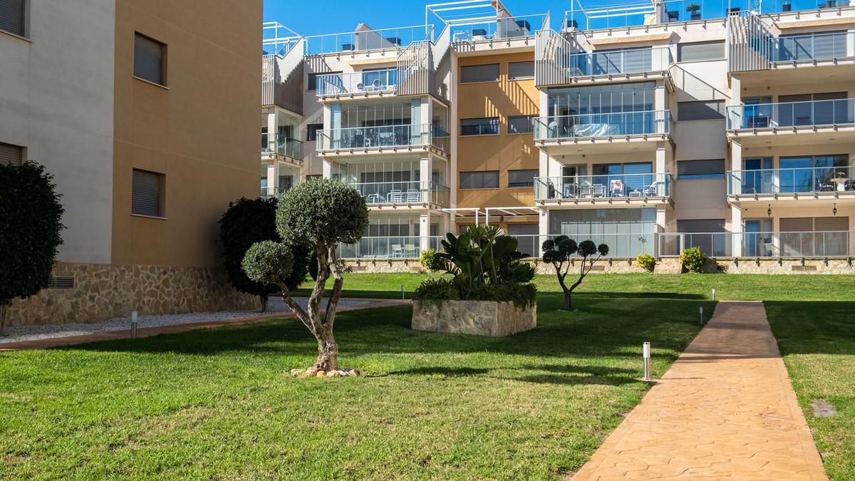 For sale - 2 Bedroom 2 Bathroom Apartment - Middle Floor Apartment in Orihuela - Villamartin  - Alicante