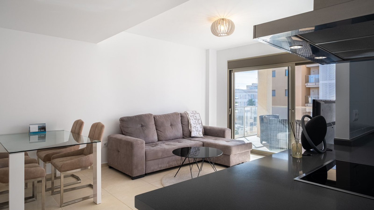 For sale - 2 Bedroom 2 Bathroom Apartment - Middle Floor Apartment in Orihuela - Villamartin  - Alicante
