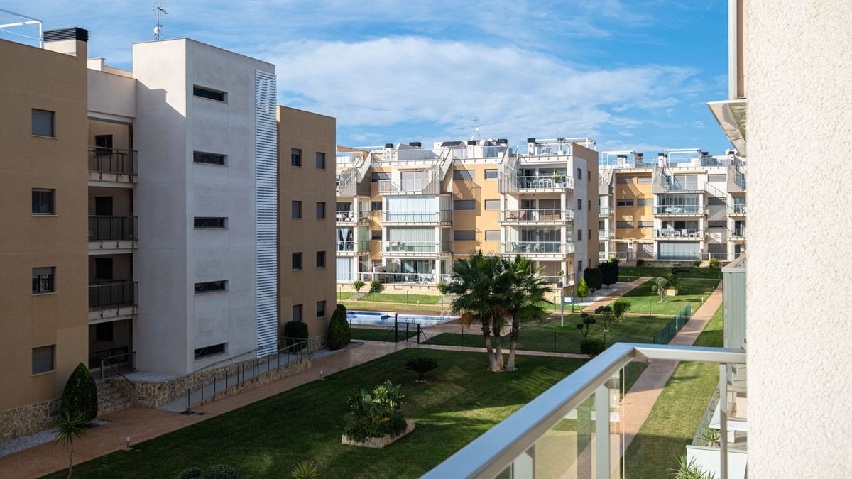 For sale - 2 Bedroom 2 Bathroom Apartment - Middle Floor Apartment in Orihuela - Villamartin  - Alicante