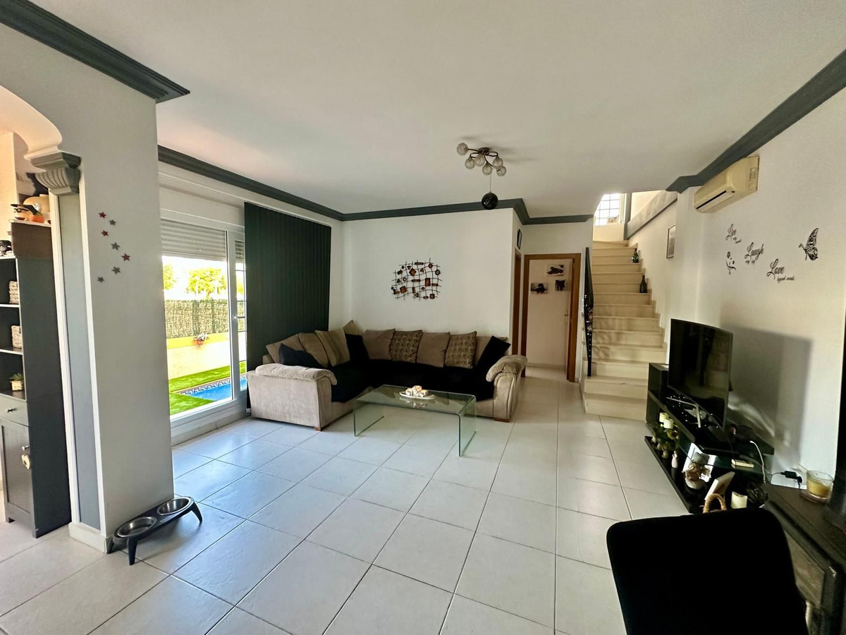 For sale - 3 Bedroom 3 Bathroom Detached Villa in Los Montesinos - Los Montesinos Centro  - Alicante