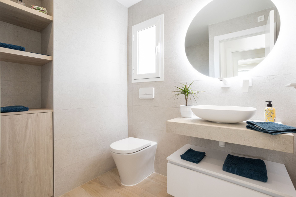 For sale - 2 Bedroom 2 Bathroom Apartment - Top Floor Apartment in Orihuela - Villamartin  - Alicante