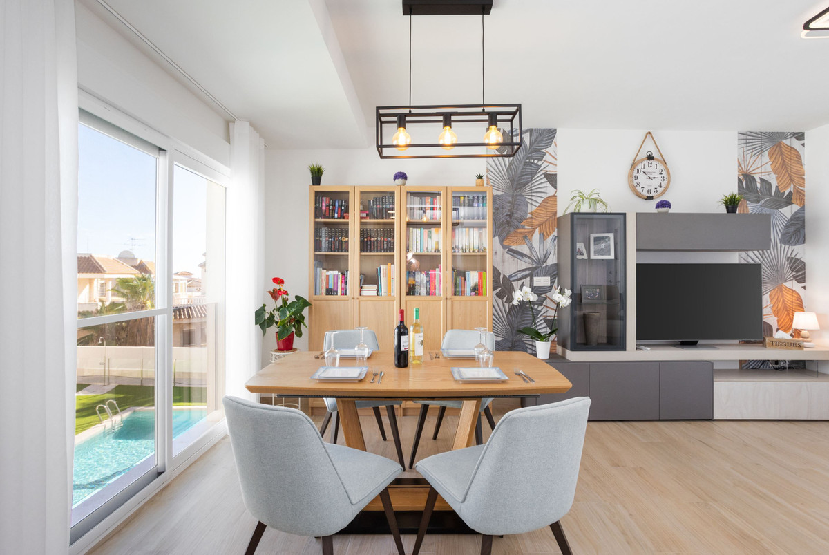 For sale - 2 Bedroom 2 Bathroom Apartment - Top Floor Apartment in Orihuela - Villamartin  - Alicante