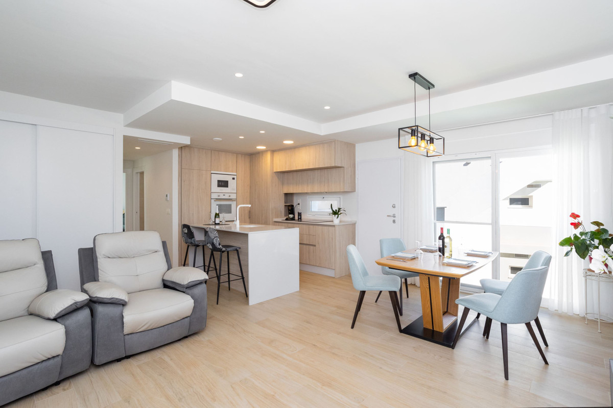 For sale - 2 Bedroom 2 Bathroom Apartment - Top Floor Apartment in Orihuela - Villamartin  - Alicante