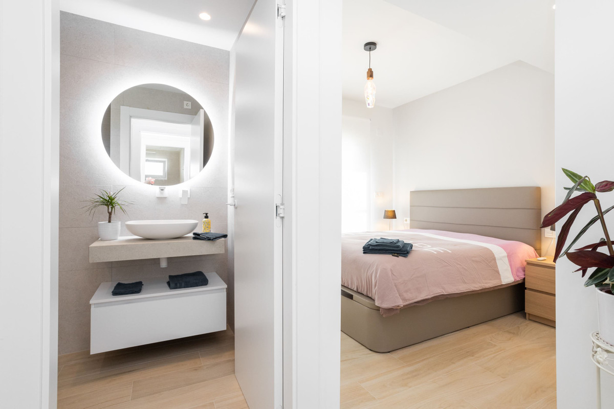 For sale - 2 Bedroom 2 Bathroom Apartment - Top Floor Apartment in Orihuela - Villamartin  - Alicante