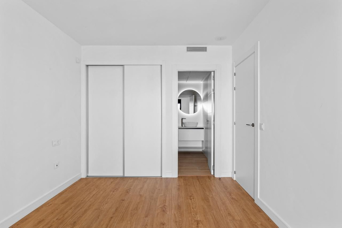 For sale - 2 Bedroom 2 Bathroom Apartment - Middle Floor Apartment in Orihuela - Villamartin  - Alicante