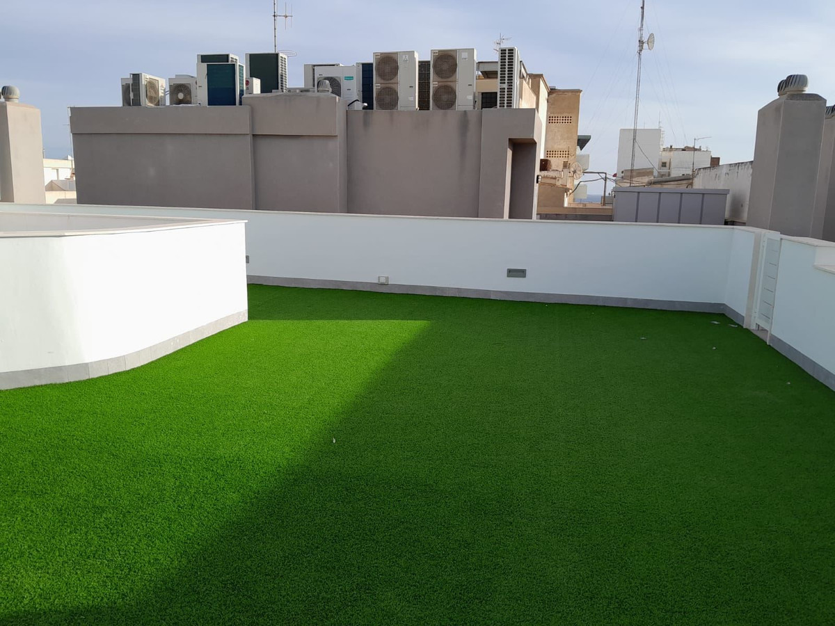 For sale - 3 Bedroom 2 Bathroom Apartment - Middle Floor Apartment in Torrevieja - Torrevieja Centro  - Alicante