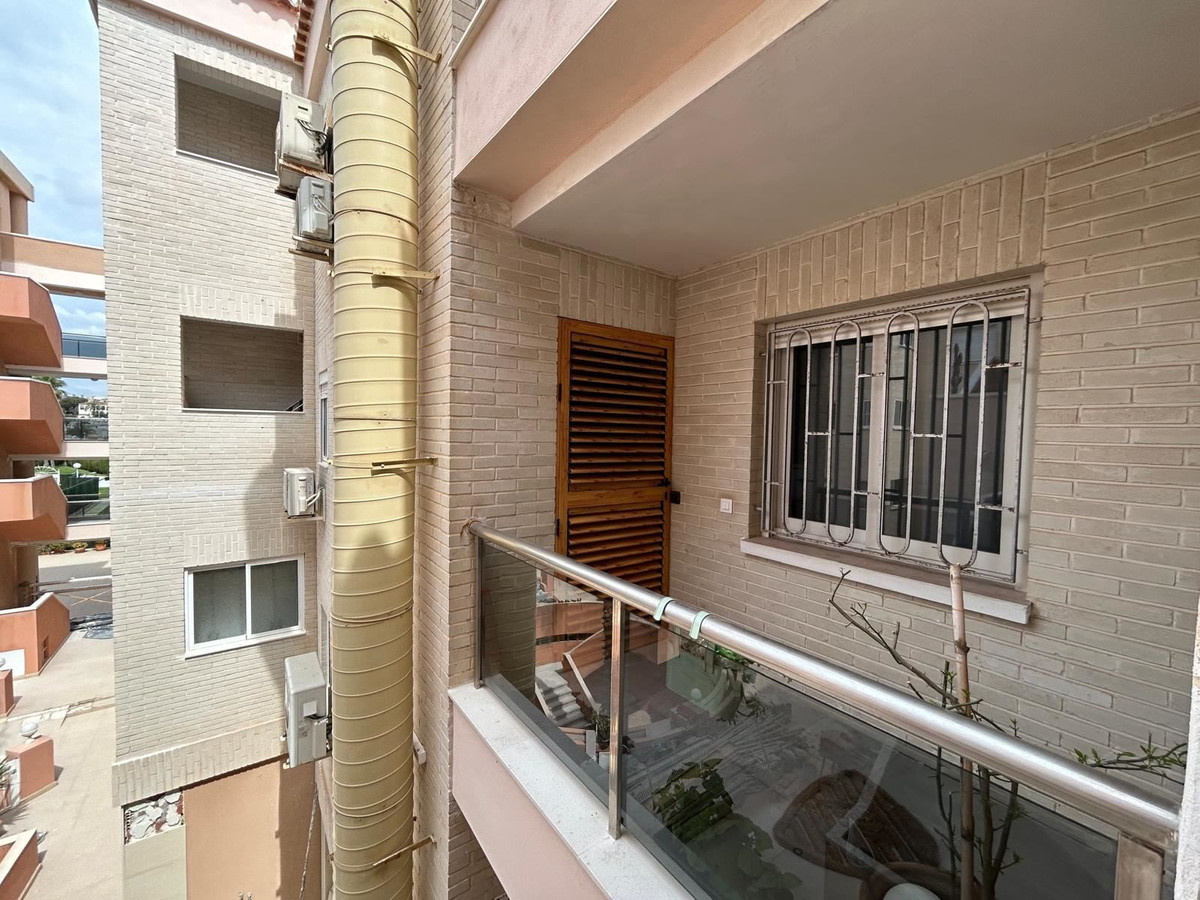 For sale - 3 Bedroom 2 Bathroom Apartment - Middle Floor Apartment in Orihuela - Playa Flamenca  - Alicante