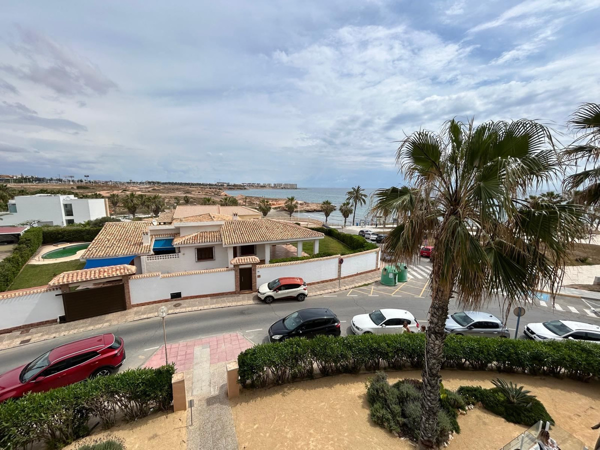 For sale - 3 Bedroom 2 Bathroom Apartment - Middle Floor Apartment in Orihuela - Playa Flamenca  - Alicante