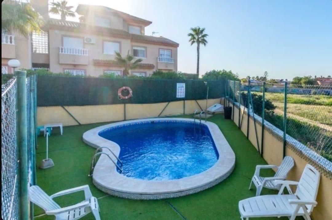 For sale - 3 Bedroom 2 Bathroom House - Townhouse in Torrevieja - Torrevieja Centro  - Alicante