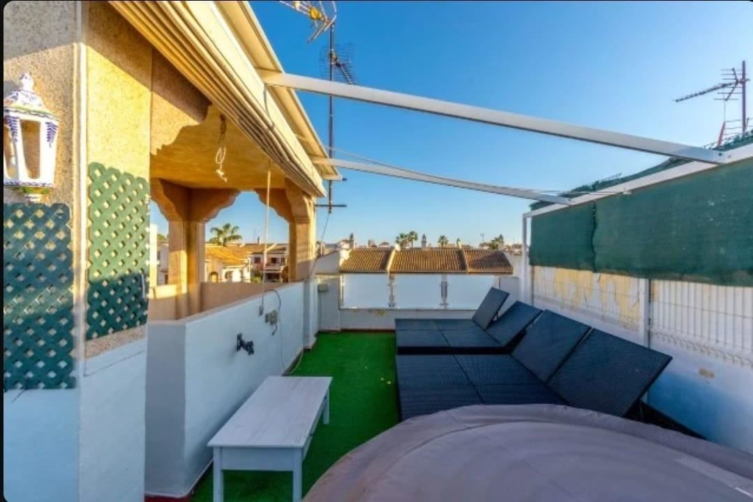 For sale - 3 Bedroom 2 Bathroom House - Townhouse in Torrevieja - Torrevieja Centro  - Alicante