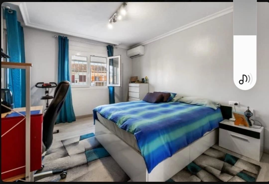 For sale - 3 Bedroom 2 Bathroom House - Townhouse in Torrevieja - Torrevieja Centro  - Alicante