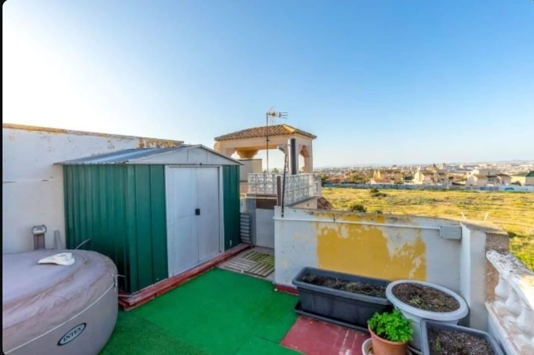 For sale - 3 Bedroom 2 Bathroom House - Townhouse in Torrevieja - Torrevieja Centro  - Alicante