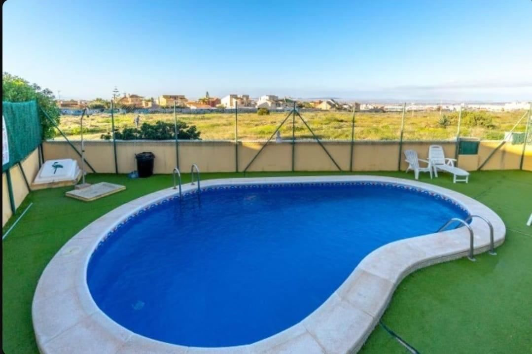 For sale - 3 Bedroom 2 Bathroom House - Townhouse in Torrevieja - Torrevieja Centro  - Alicante