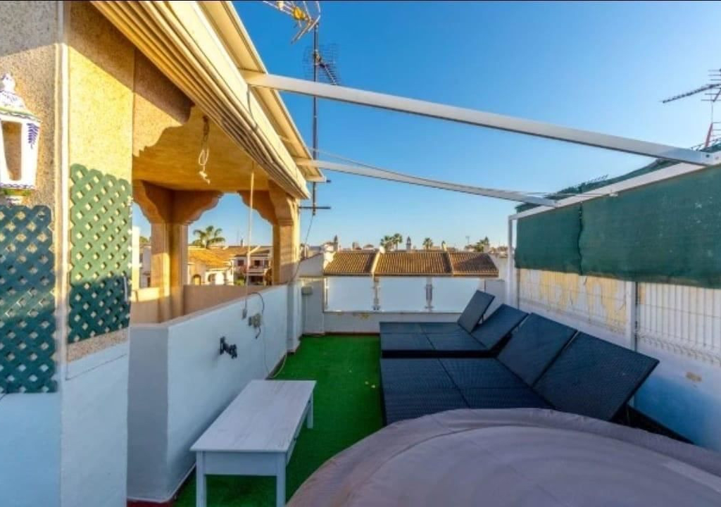 3 Bedroom 2 Bathroom House - Townhouse in Torrevieja