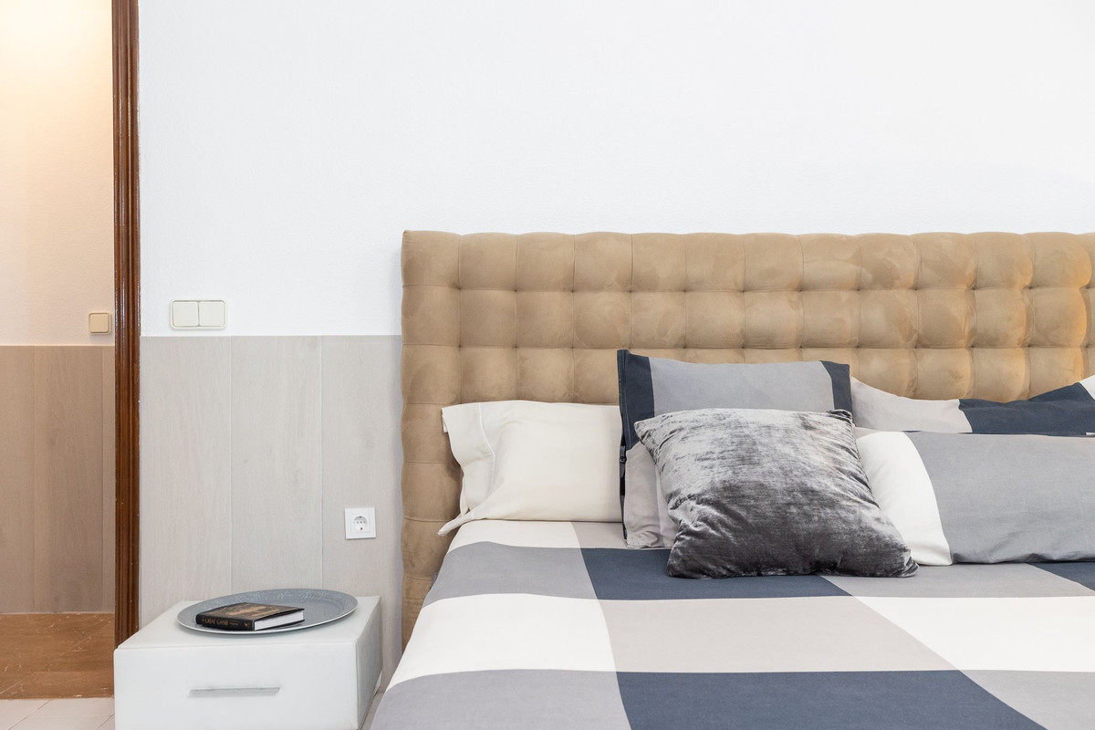 For sale - 4 Bedroom 4 Bathroom House - Detached Villa in Torrevieja - Torrevieja Centro  - Alicante